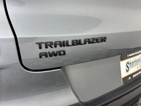 Used 2022 Chevrolet TrailBlazer RS AWD/4WD image 11