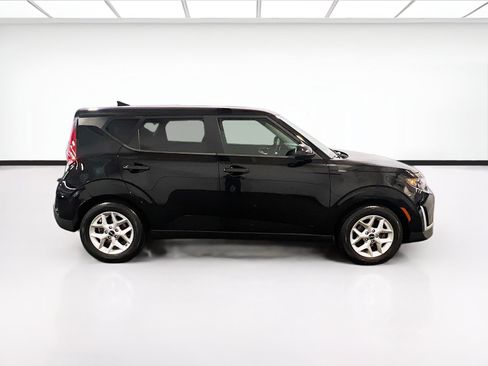 Used 2023 Kia Soul LX w/ LX Technology Package FWD image 22
