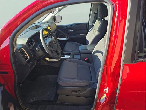 Used 2025 Nissan Frontier SV w/ SV Convenience Package RWD image 10