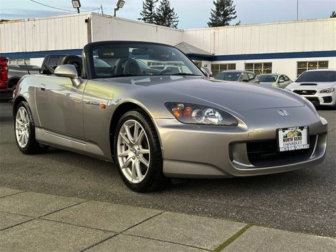 Used 2004 Honda S2000 image 29