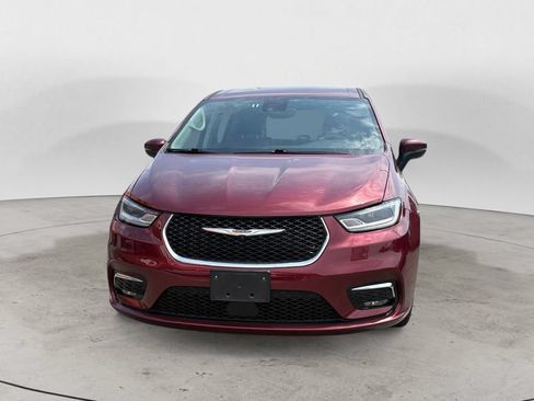 Used 2023 Chrysler Pacifica Touring-L FWD image 8