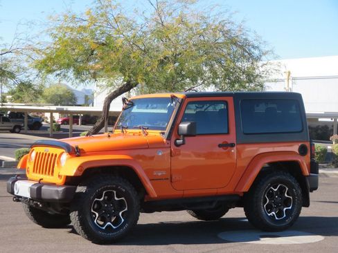 Used 2012 Jeep Wrangler Sahara image 1