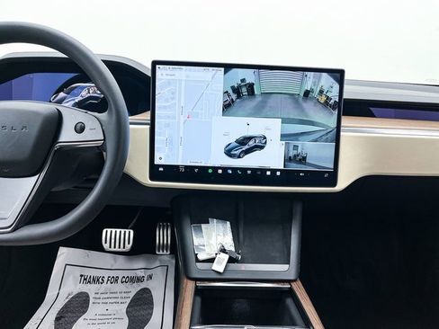 Used 2021 Tesla Model S Plaid image 8