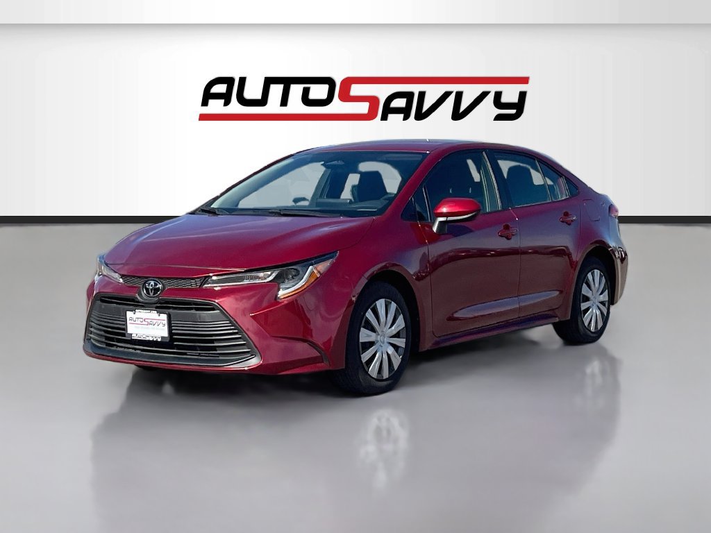 Used 2025 Toyota Corolla LE FWD image 3