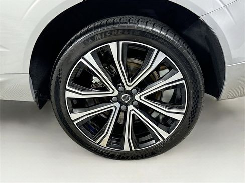 Used 2023 Volvo XC60 T8 Ultimate image 24