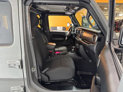 Used 2021 Jeep Wrangler Unlimited Sport AWD/4WD image 19