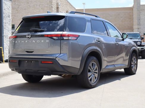 Used 2025 Nissan Pathfinder SV AWD/4WD image 3