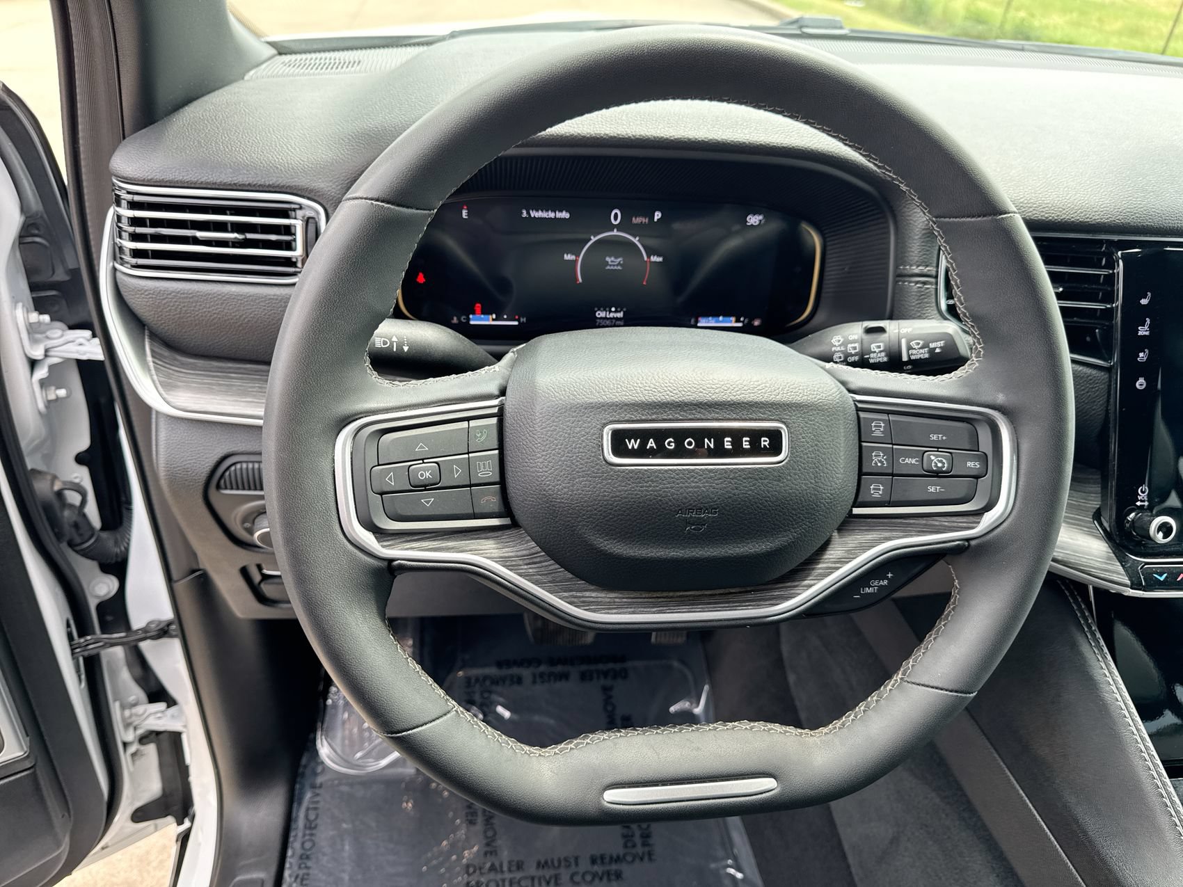 Used 2024 Jeep Wagoneer L Series II w/ Flexible Seating Group AWD/4WD image 14