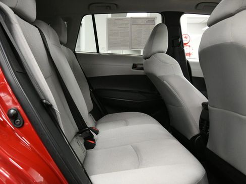 Certified 2022 Toyota Corolla Cross LE image 25