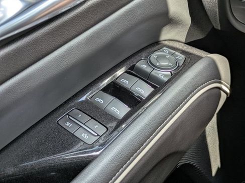 Used 2021 Cadillac Escalade Premium Luxury AWD/4WD image 38