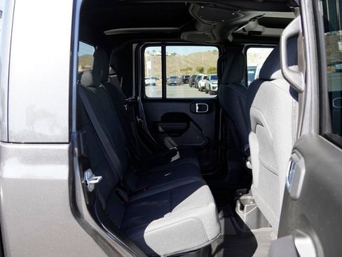 New 2026 Jeep Gladiator Sport AWD/4WD image 22