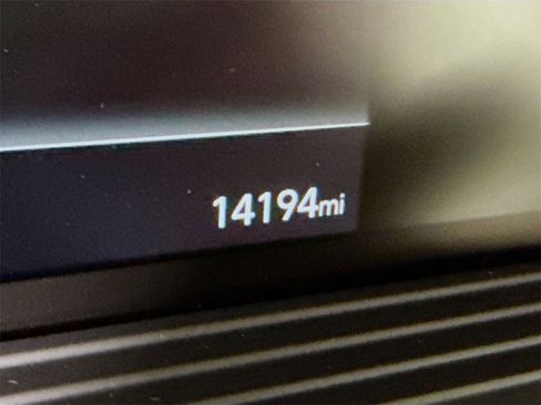 Used 2025 Hyundai Venue SEL image 4