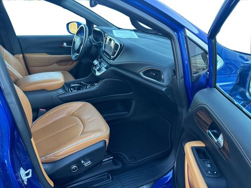 Used 2021 Chrysler Pacifica Pinnacle image 21