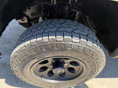 Used 2002 Chevrolet Tahoe LT AWD/4WD image 19