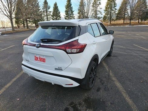 Used 2024 Nissan Kicks SR image 6