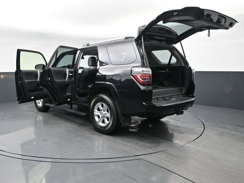 Used 2024 Toyota 4Runner SR5 Premium image 31