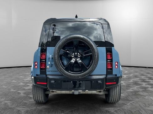 Used 2025 Land Rover Defender 110 X-Dynamic SE AWD/4WD image 4
