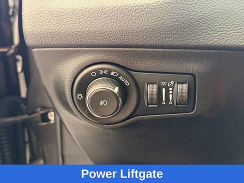 Used 2021 Jeep Compass Latitude w/ Driver Assistance Group FWD image 22