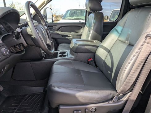 Used 2013 Chevrolet Silverado 2500 LTZ w/ LTZ Plus Package image 10