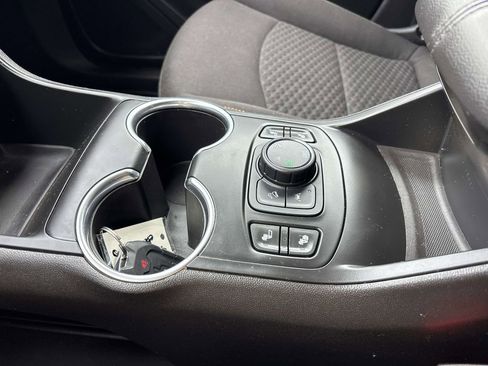 Used 2020 GMC Terrain SLE w/ Driver Convenience Package AWD/4WD image 25