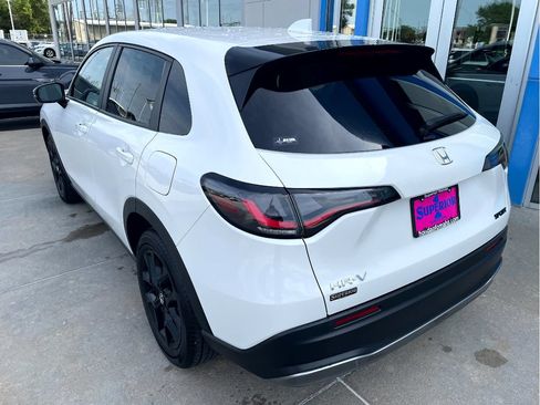 Used 2024 Honda HR-V Sport image 2