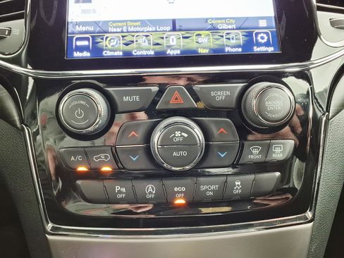 Used 2020 Jeep Grand Cherokee Altitude AWD/4WD image 20