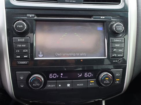Used 2013 Nissan Altima 2.5 SL w/ Technology Pkg FWD image 25