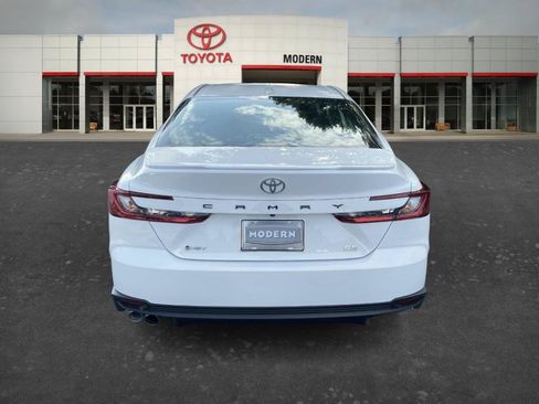 Used 2025 Toyota Camry SE FWD image 6