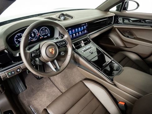 New 2026 Porsche Panamera 4 image 4