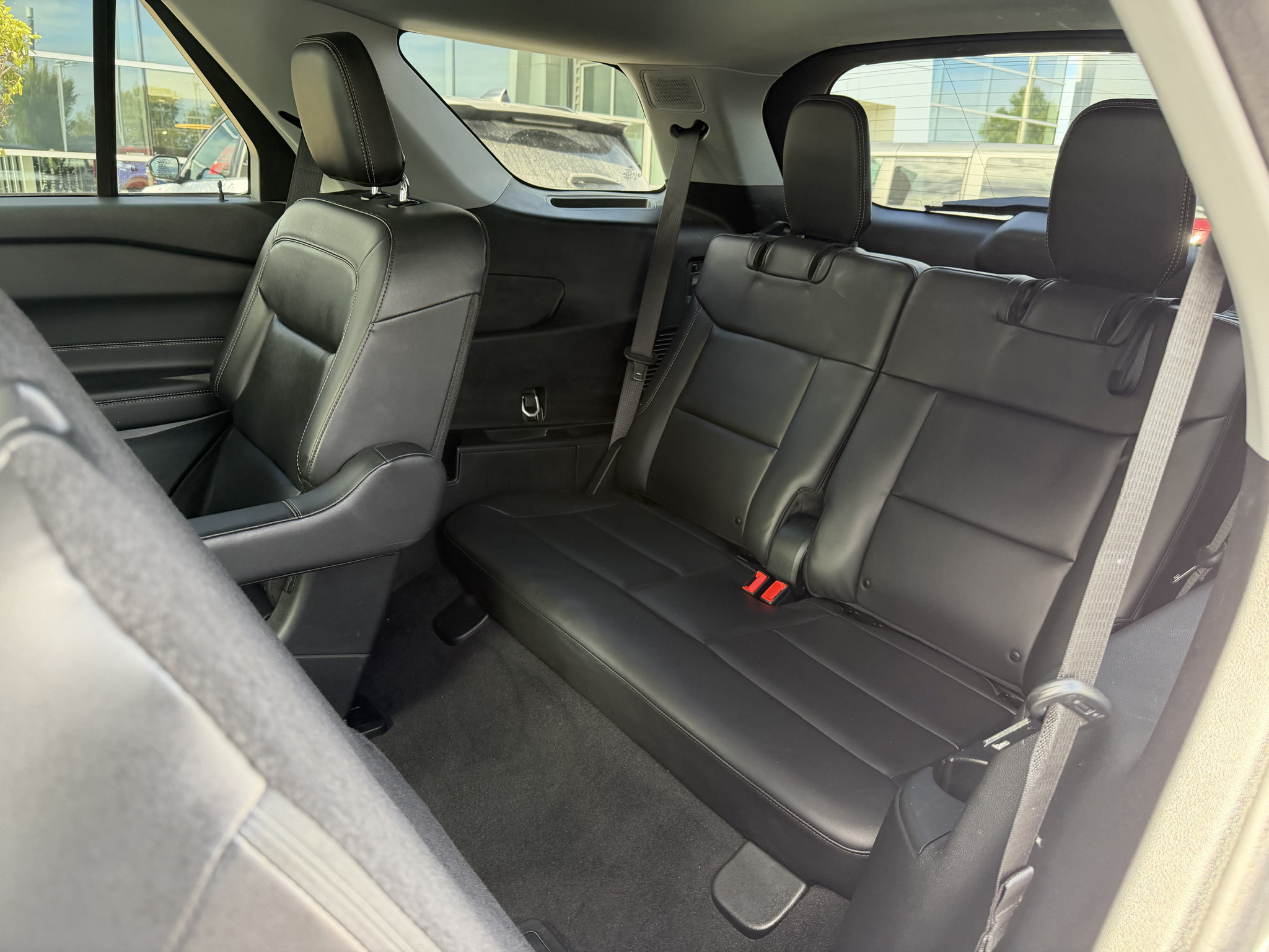 Used 2024 Ford Explorer XLT w/ Equipment Group 202A AWD/4WD image 22