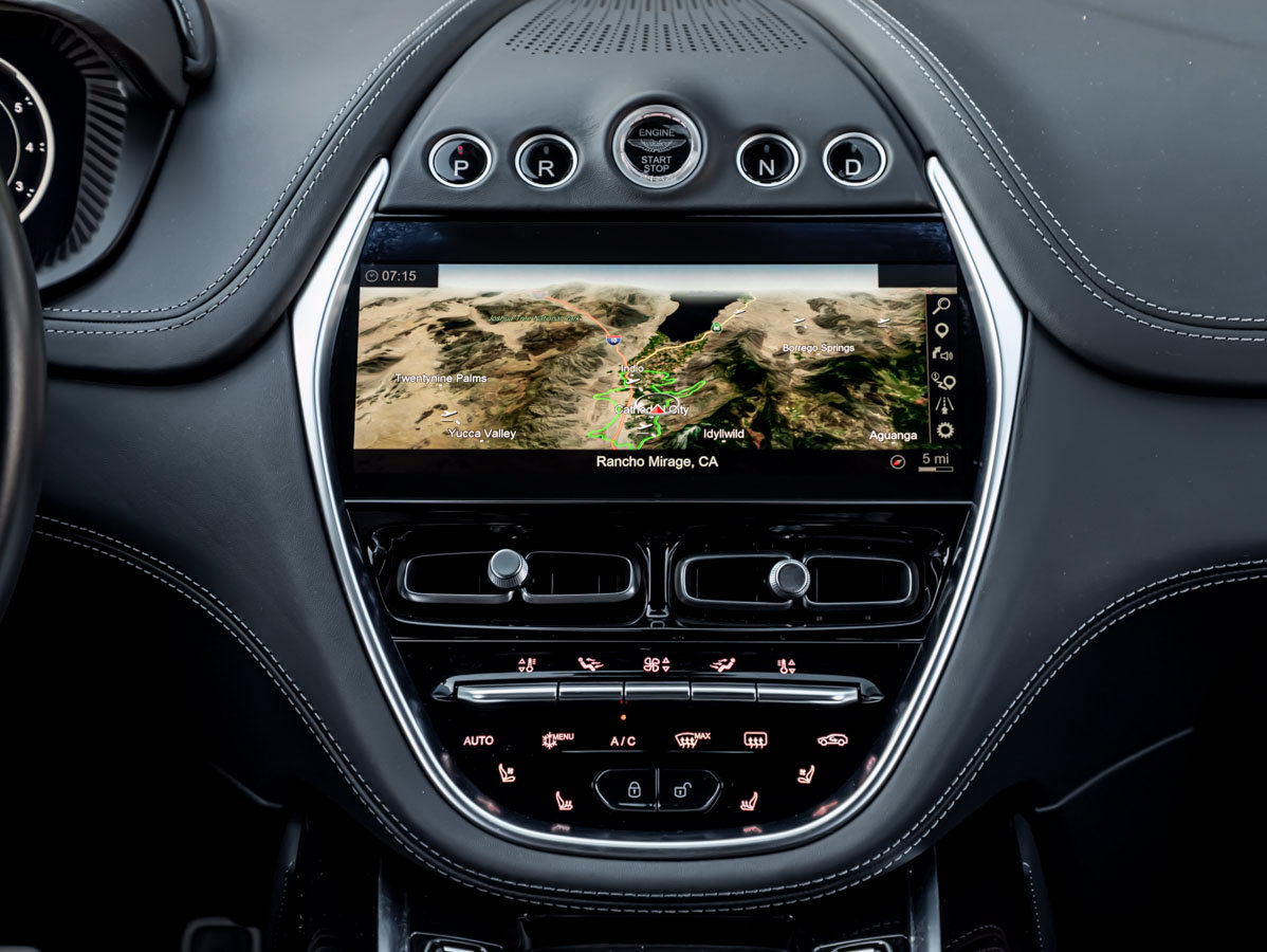 Used 2024 Aston Martin DBX AWD/4WD image 9