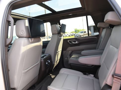 Used 2021 GMC Yukon SLT w/ SLT Luxury Plus Package image 15