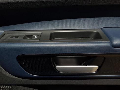 New 2025 Volkswagen ID. Buzz Pro S RWD image 23