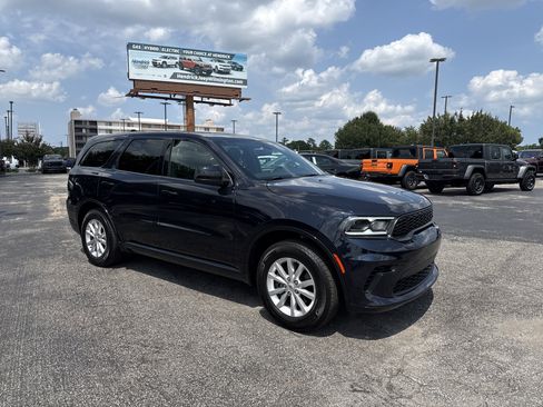 Used 2025 Dodge Durango GT RWD image 2