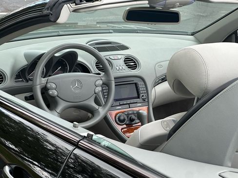 Used 2005 Mercedes-Benz SL 500 image 25