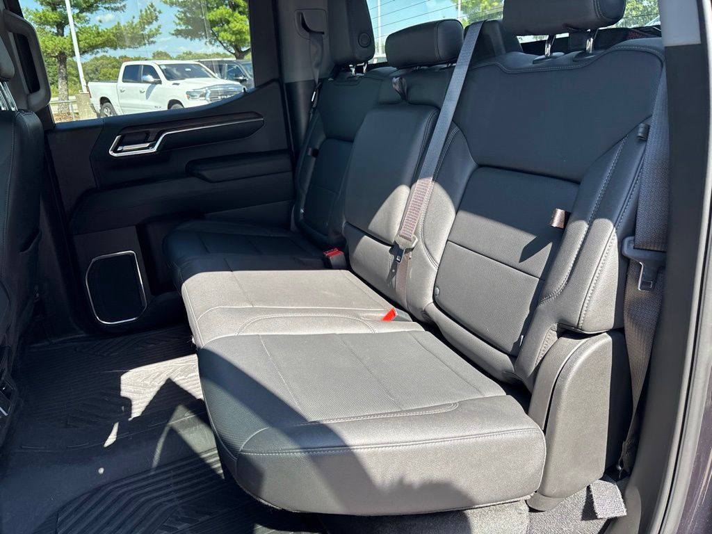 Used 2024 GMC Sierra 1500 SLT w/ X31 Off-Road Package AWD/4WD image 16