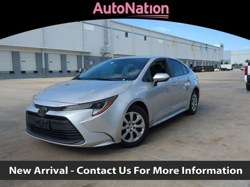 Used 2024 Toyota Corolla LE image 1