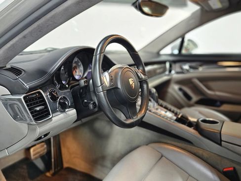 Used 2013 Porsche Panamera GTS AWD/4WD image 22
