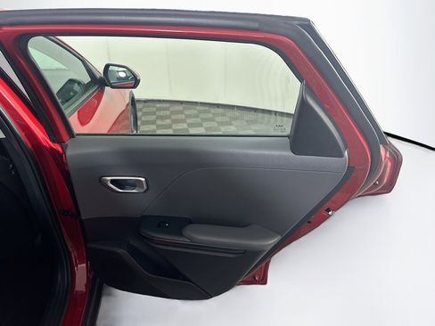 Used 2025 Kia K4 LXS image 30