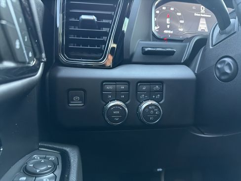 Used 2023 GMC Sierra 1500 AT4X image 26