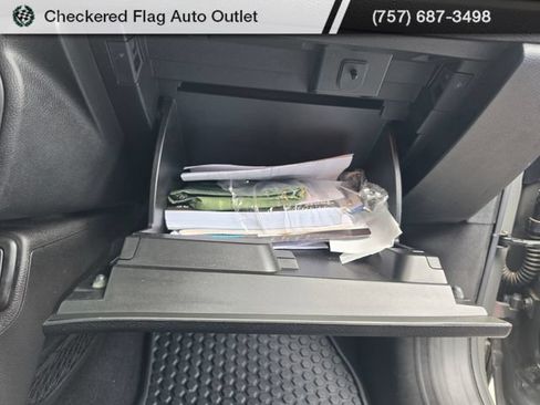 Used 2021 Jeep Renegade Latitude w/ Luxury Group I FWD image 43