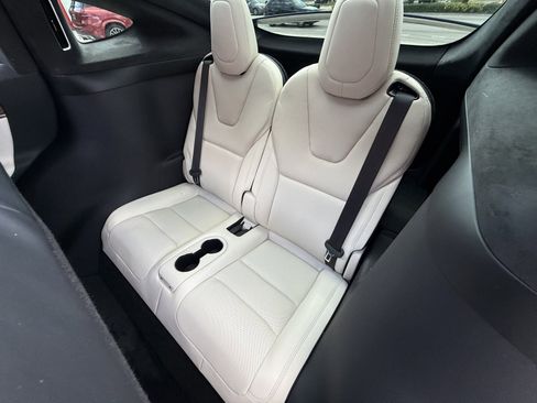 Used 2023 Tesla Model X image 11
