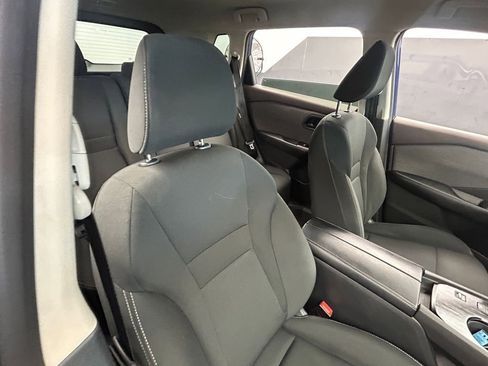 Used 2023 Nissan Rogue S image 33