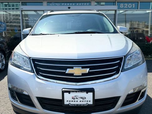 Used 2017 Chevrolet Traverse LT AWD/4WD image 2