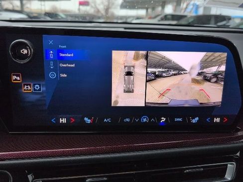 Used 2024 Chevrolet Traverse Z71 w/ Enhanced Driving Package image 24