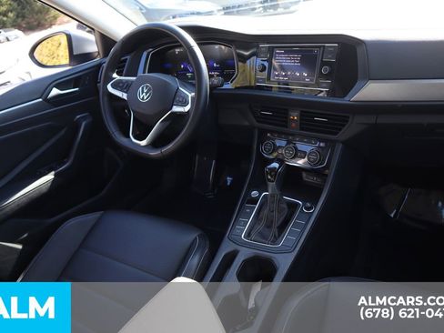 Used 2024 Volkswagen Jetta SE image 22
