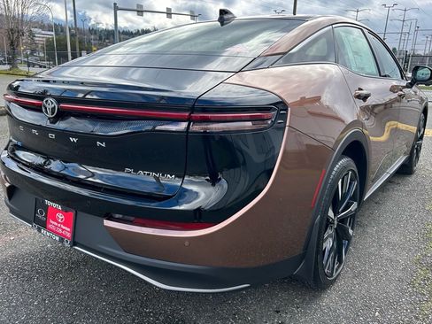 New 2026 Toyota Crown Platinum image 5