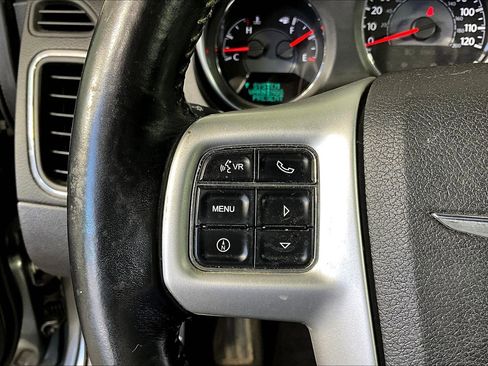 Used 2011 Chrysler 200 S FWD image 10
