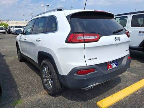 Used 2018 Jeep Cherokee Limited AWD/4WD image 6
