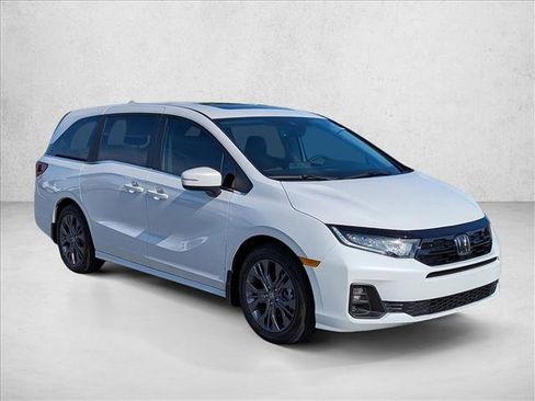 New 2026 Honda Odyssey Touring image 3